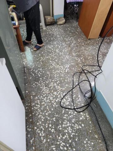 鴻駿 - 地坪打蠟