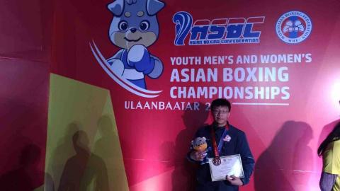 拳擊自由教練 - 高中時出國比賽