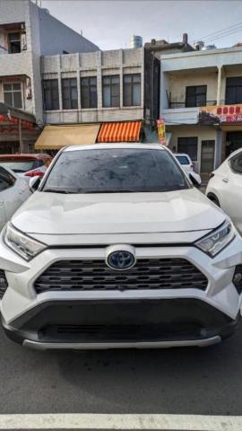 TOYOTA Rav 4  5人座休旅車 - TOYOTA Rav 4  5人座休旅車，合法專車，有乘客險，安全舒適，我們做的是長久的服務，不是短暫的，希望有機會為您服務