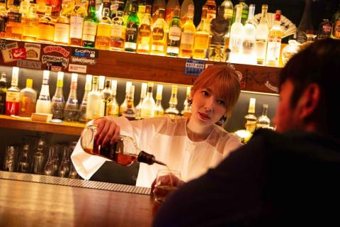 旦云品牌行銷 - 2019路嘉欣《落落大方》專輯JURA威士忌 MV置入