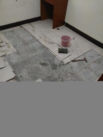 冠住磁磚工程行 - 水泥地開始砂質化