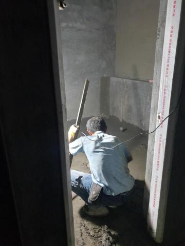 鑫泓工程 - 廁所,打底 加班