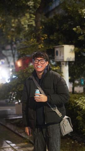 提供唱歌班台北服務的專家吳奕澄