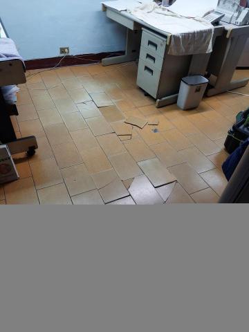 冠住磁磚工程行 - 很有歷史的地磚