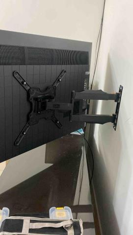 林鈞宸 -  電視伸縮壁掛施工 單手臂施工