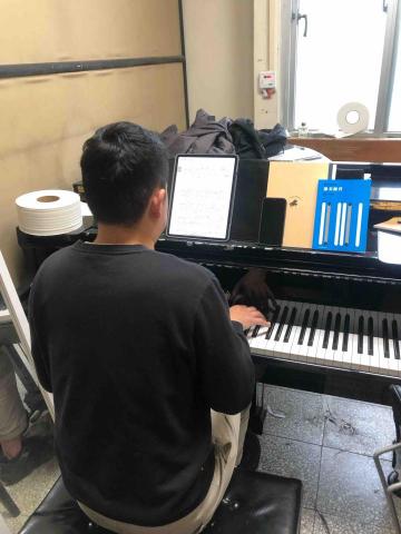 余晨華 | ChenHau Yu 鋼琴教學/樂理/陪練/伴奏 - 