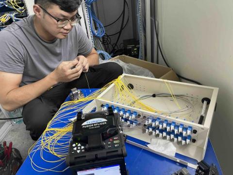 華宣工程有限公司 - 光纖熔接