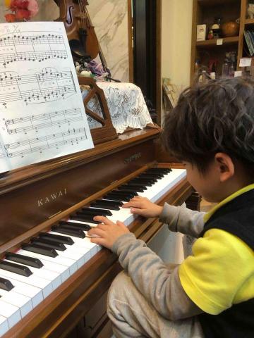 余晨華 | ChenHau Yu 鋼琴教學/樂理/陪練/伴奏 - 