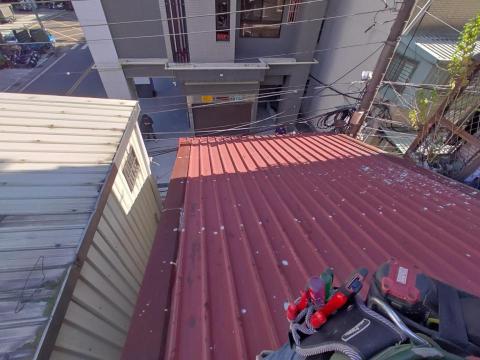 謝昇諺 - 好高高的監控安裝(抓亂丟垃圾的) 謝昇諺 - 好高高的監控安裝(抓亂丟垃圾的)