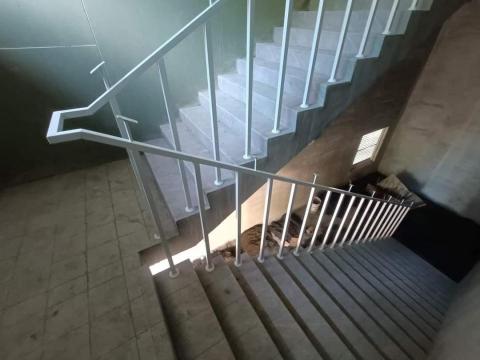 順強不鏽鋼-台南分行 - 路竹樹人醫專  不銹鋼烤漆扶手