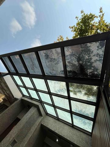 B.X專業隔熱紙 - 新店住家 採光罩施工案 透光度10% B.X專業隔熱紙 - 新店住家 採光罩施工案 透光度10%