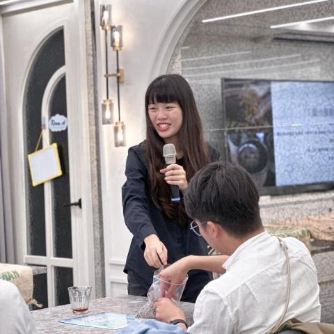 洞心咖啡研究室 - KONO學習中咖啡師，目前擔任小賴老師咖啡助教