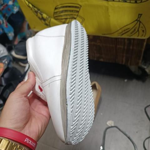 小鞋鋪&修鞋坊 - 貼止滑底