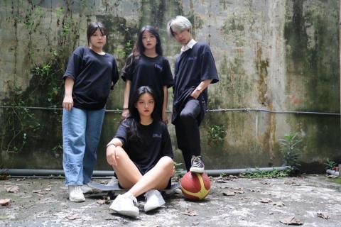 邱鉦揚 - 服裝logo設計