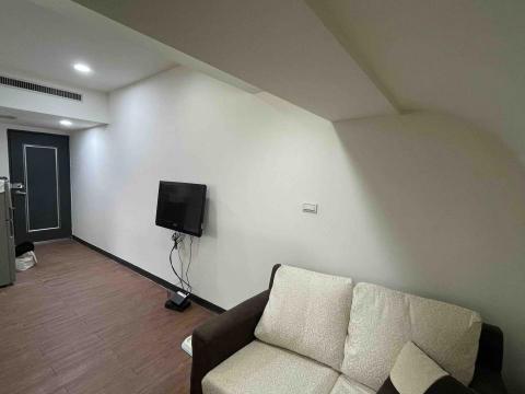 Decent Painting Service 得生油漆服務 - 除壁紙 全室批土上漆