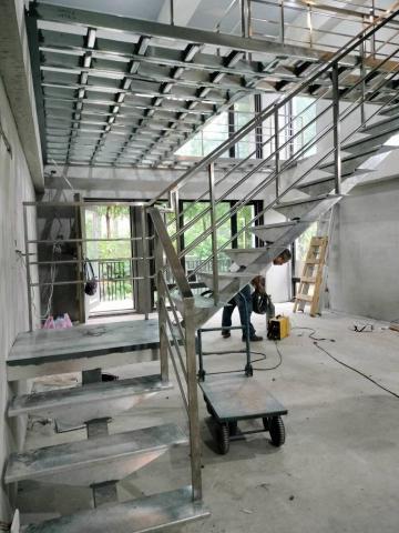 佑馥企業有限公司 - 半樓平台