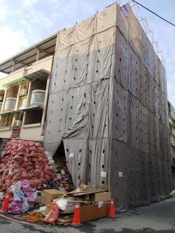 鴻升工程 - 大豐二路全棟牆面打除 鴻升工程 - 大豐二路全棟牆面打除