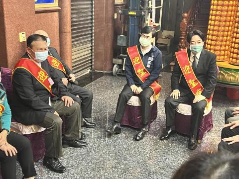 Richard Chen - 值勤維安現任中華民國副總統賴清德
會同高雄市長陳其邁參與廟會活動
