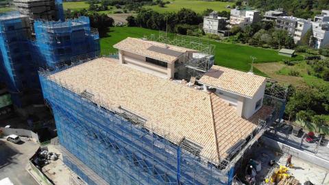 王宣諭 - 屋瓦施工