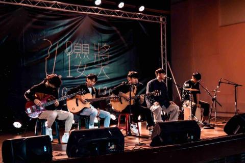 台中Style work吉他教學團隊 - 博謙老師與朋友參與《弘櫻獎》全國木吉他比賽,獲得創作組第一名 台中Style work吉他教學團隊 - 博謙老師與朋友參與《弘櫻獎》全國木吉他比賽,獲得創作組第一名