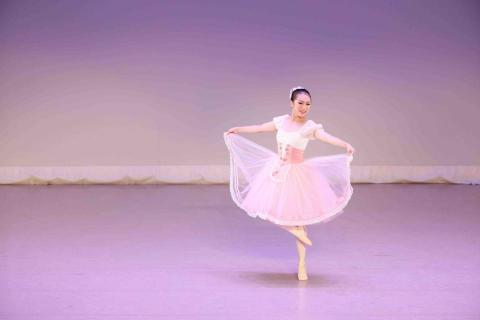張鈺筠 - 個人芭蕾比賽經驗