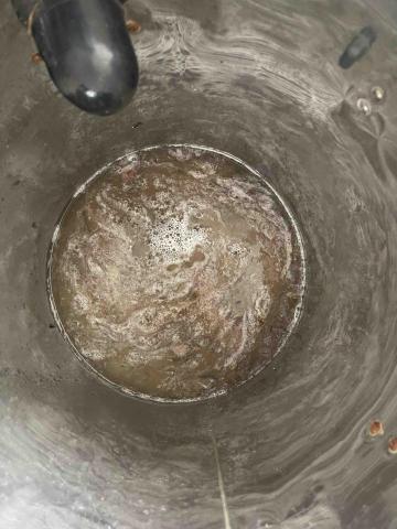 利峻空調 - 吊隱式排水堵塞，吸出來都果凍…