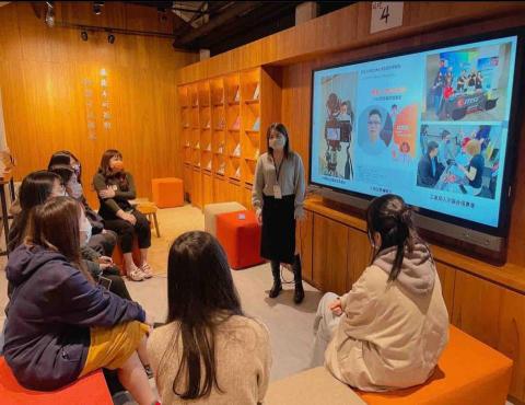 周彥妮 - 實習生職涯分享會 擔任講師