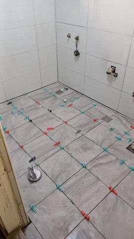 劉邦立 - 浴室重新打底貼30_60壁磚，地磚30_30