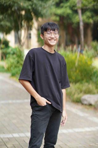 提供彰化田中國小服務的專家吳昱宏