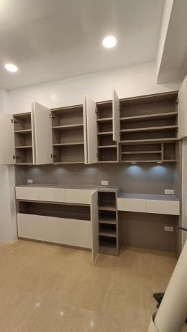 易久工程行 - 床頭綜合櫃