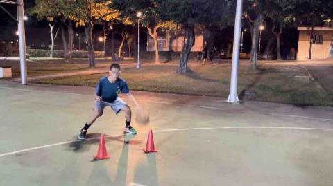 王仁杰 - 角錐運球訓練