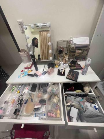 整理師亞希（AKY) - 化妝檯整理前