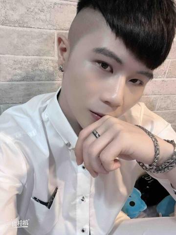 威捷 - 任職公關（有化妝）