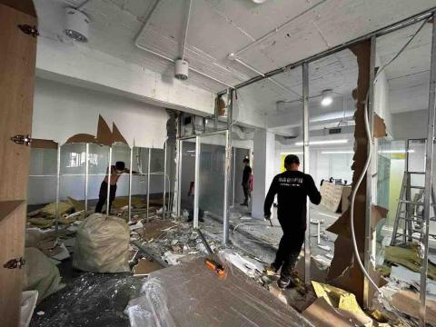 小迪 - 2023/9月23
感謝各個設計公司 業主 同行的信任與推廣
突破新境界60坪7000磅地坪打除 單日六間廁所 小迪 - 2023/9月23
感謝各個設計公司 業主 同行的信任與推廣
突破新境界60坪7000磅地坪打除 單日六間廁所