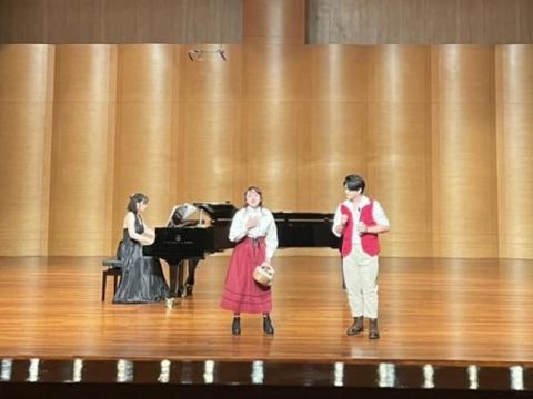 藍藍老師 - 歌劇重唱伴奏