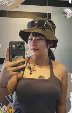 Ruru - 20歲 正在為賺錢努力的女人