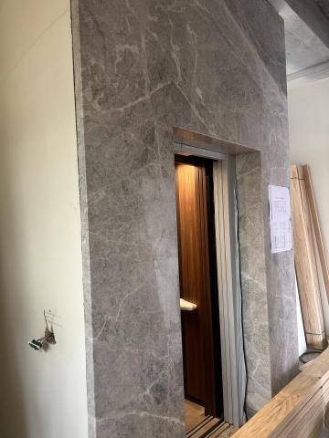 陳竑睿 - 電梯牆