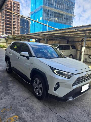 提供送機專車服務的專家李小牛