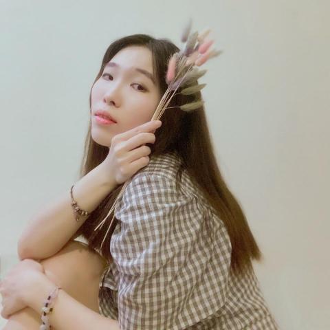 提供拍照箱服務的專家Thea