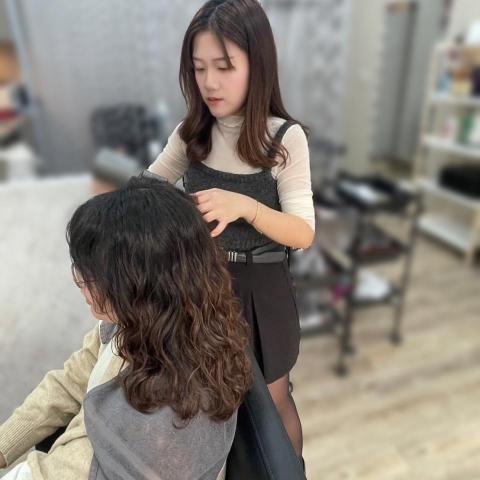 提供美髮剪刀服務的專家舒髮工作室