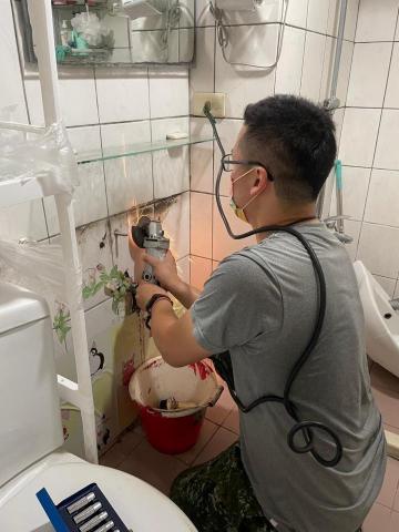 大鴻水電 - 切割舊牙條