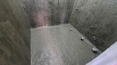 沃克曼水電泥作工程 - 六層防水施工

樂土防水粉(成功大學研發)打底 一層
底漆一層
中層兩層
面漆兩層