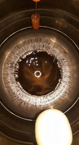 水塔先生 - 白鐵水塔清洗前。