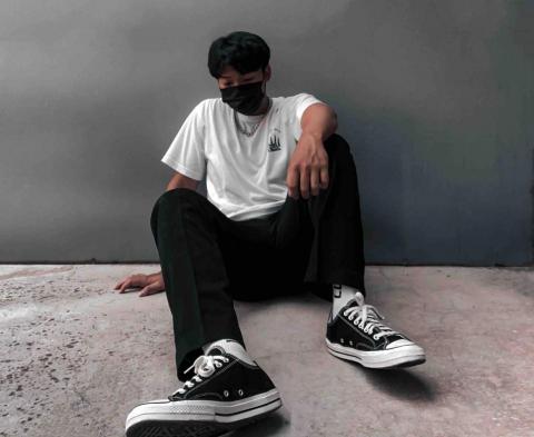 提供接送機服務的專家陳梓豪