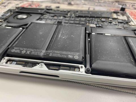 亞銳斯科技 - Macbook 電池更換