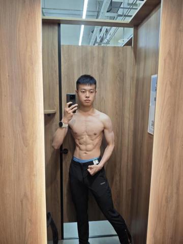 黃啟峰 - 體態紀錄