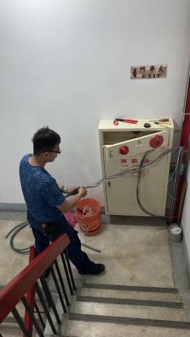 林永章 - 大樓消防管老舊更換工程,消防管路配置完成各樓層室內消防水帶箱更換拉線