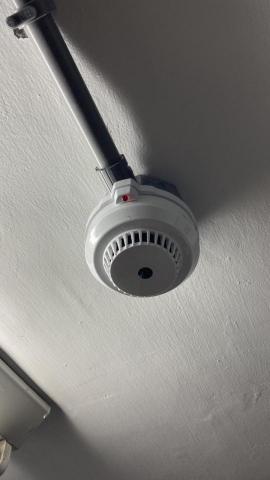 林永章 - 大樓消防管老舊更換工程,消防管路更新及室內消防栓箱更新完成,各樓層電梯口增設偵煙探測器