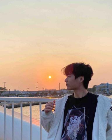 提供吉他表演服務的專家嚴恩翔