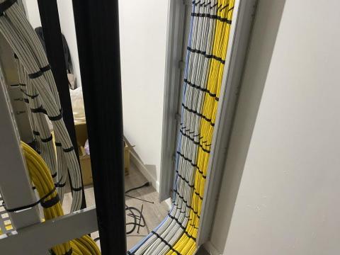 李承翰 - 網路結構佈線